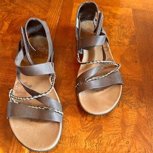 listing-status-banner